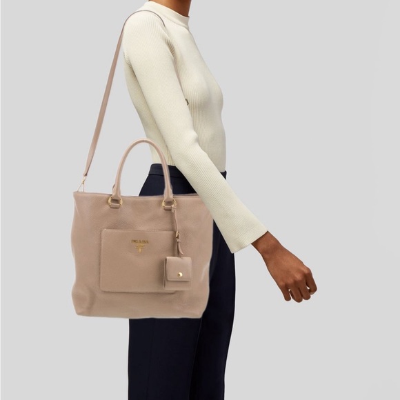 Prada Vitello Leather Bag. - Picture 5 of 6